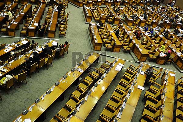 dpr-mengesahkan-undang-undang-perdagangan-setelah-68-tahun-pemerintah-indonesia-_140211134814-296