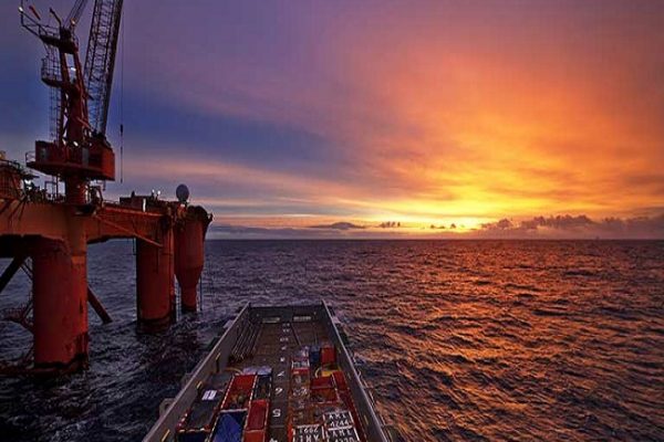 newsimage-1-web_offshoreoiil_shutterstock_136078472